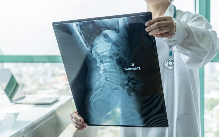 portada.1642481016 - Como saber si tu cirujano es especialista en columna vertebral