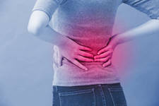 dolor de espalda en mujer con artritis